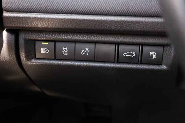 Toyota Camry Vehicle Image 20