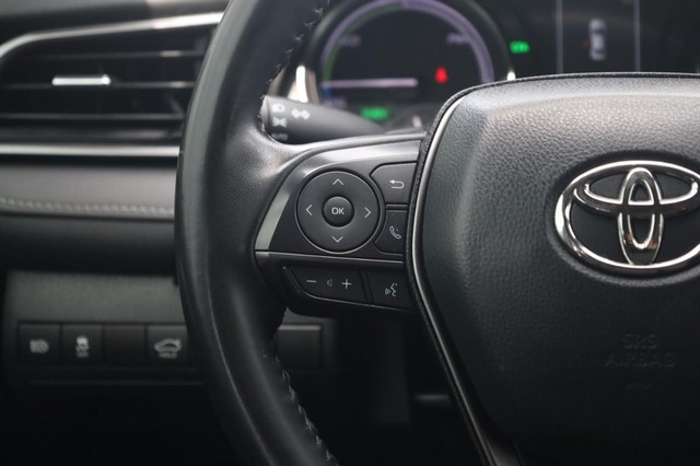 Toyota Camry Vehicle Image 09