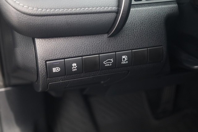 Toyota Camry Vehicle Image 11