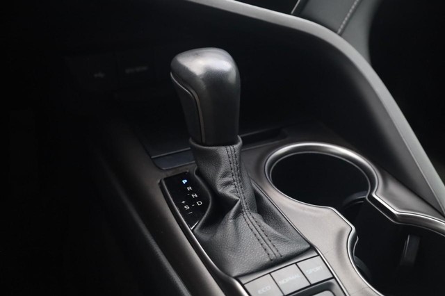 Toyota Camry Vehicle Image 17