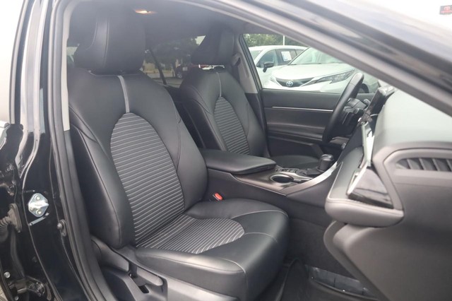 Toyota Camry Vehicle Image 19
