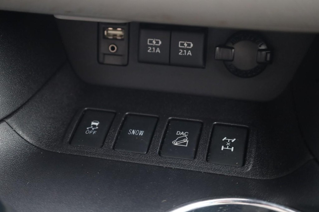 Toyota Highlander Vehicle Full-screen Gallery Image 18