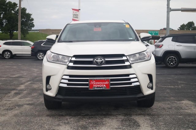 Toyota Highlander Vehicle Image 03