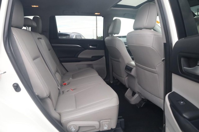 Toyota Highlander Vehicle Image 23