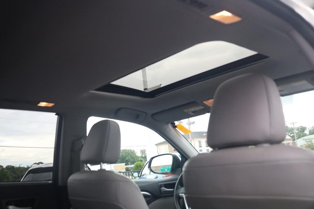 Toyota Highlander Vehicle Image 24