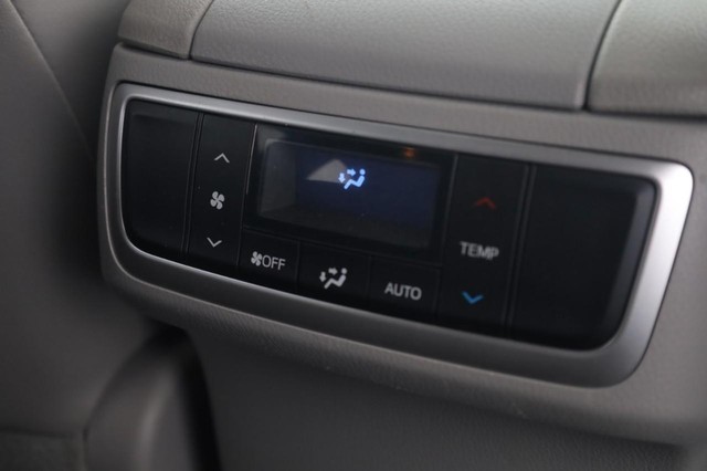 Toyota Highlander Vehicle Image 25