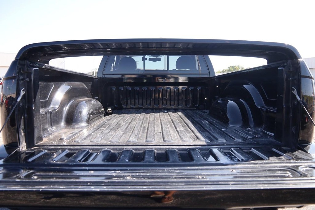 Dodge Ram SRT-10 Vehicle Full-screen Gallery Image 07