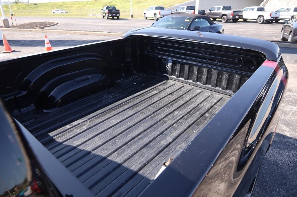 Dodge Ram SRT-10 Vehicle Full-screen Gallery Image 11