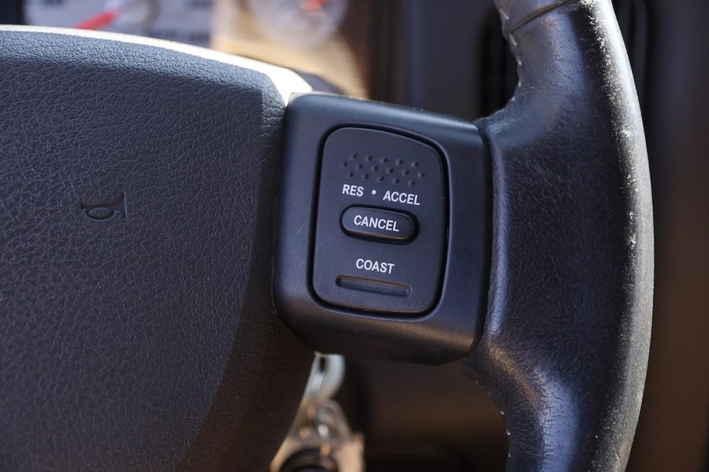Dodge Ram SRT-10 Vehicle Full-screen Gallery Image 16