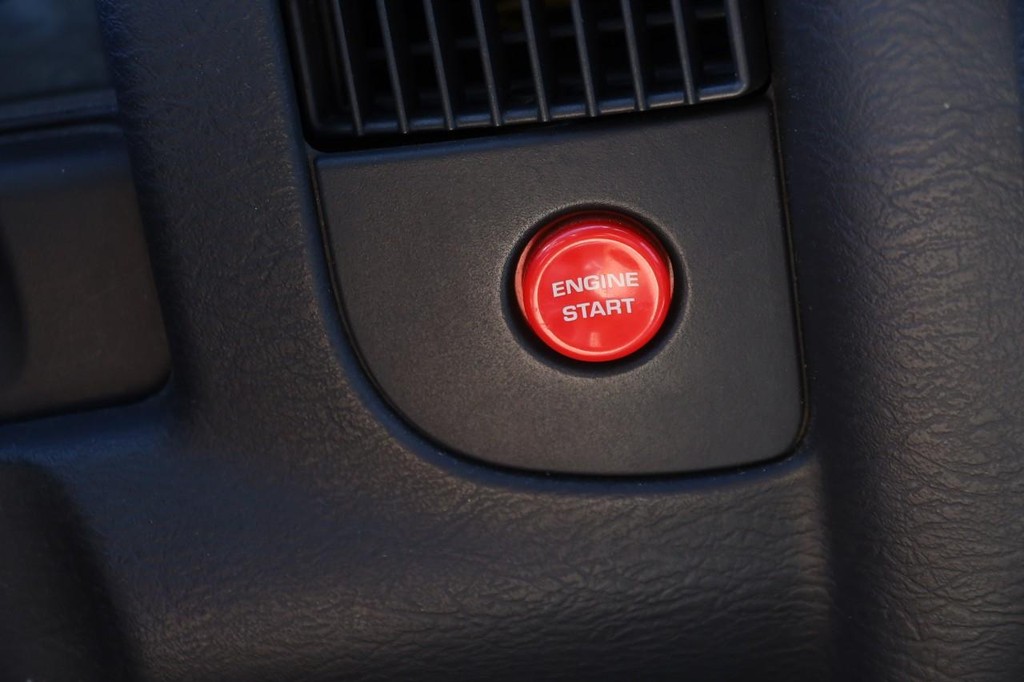 Dodge Ram SRT-10 Vehicle Full-screen Gallery Image 18