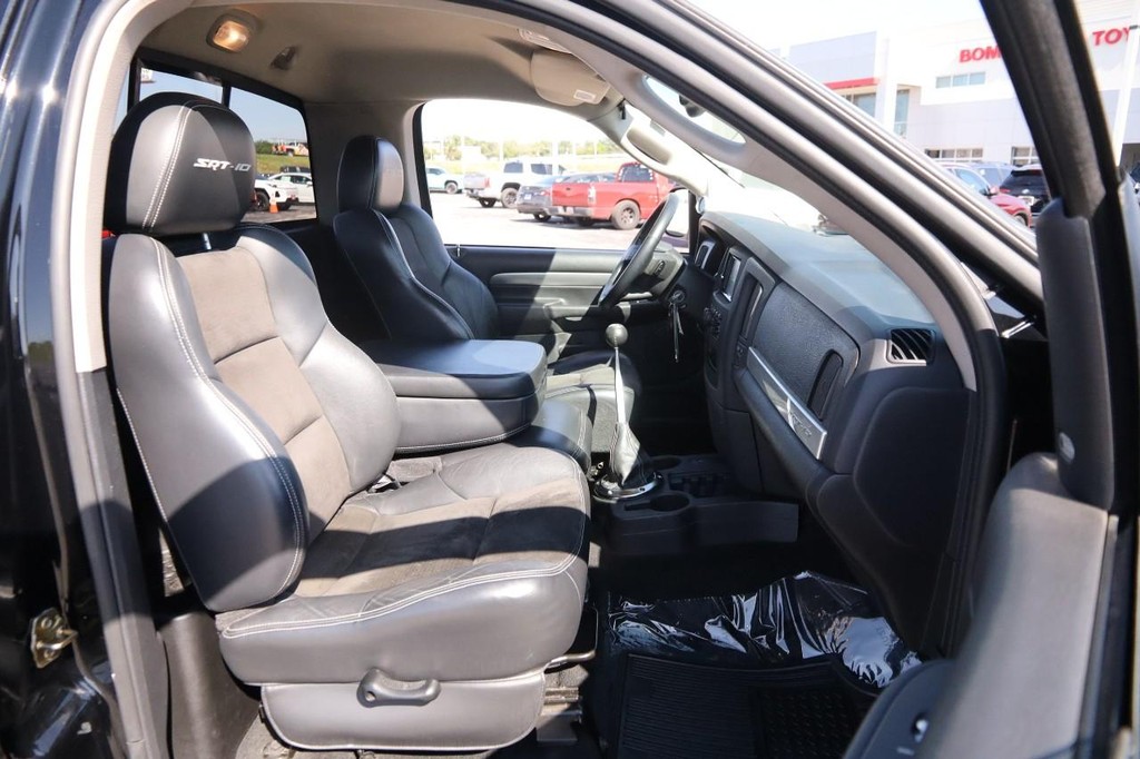 Dodge Ram SRT-10 Vehicle Full-screen Gallery Image 28