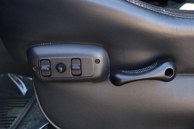 Dodge Ram SRT-10 Vehicle Full-screen Gallery Image 12