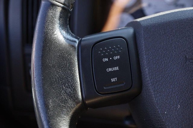 Dodge Ram SRT-10 Vehicle Full-screen Gallery Image 15