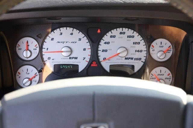 Dodge Ram SRT-10 Vehicle Full-screen Gallery Image 17