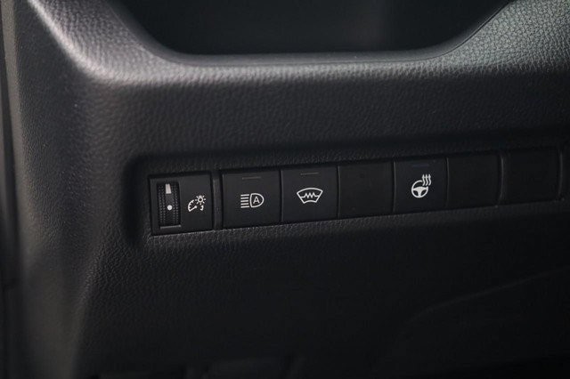 Toyota RAV4 Vehicle Full-screen Gallery Image 7