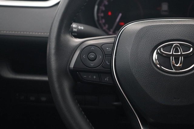 Toyota RAV4 Vehicle Full-screen Gallery Image 11
