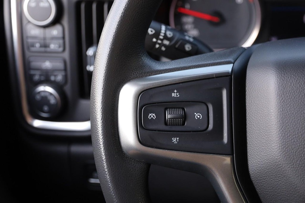 Chevrolet Silverado 1500 Vehicle Full-screen Gallery Image 11