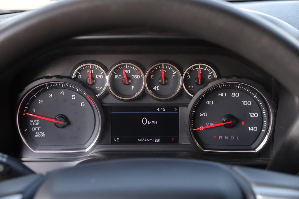 Chevrolet Silverado 1500 Vehicle Full-screen Gallery Image 13