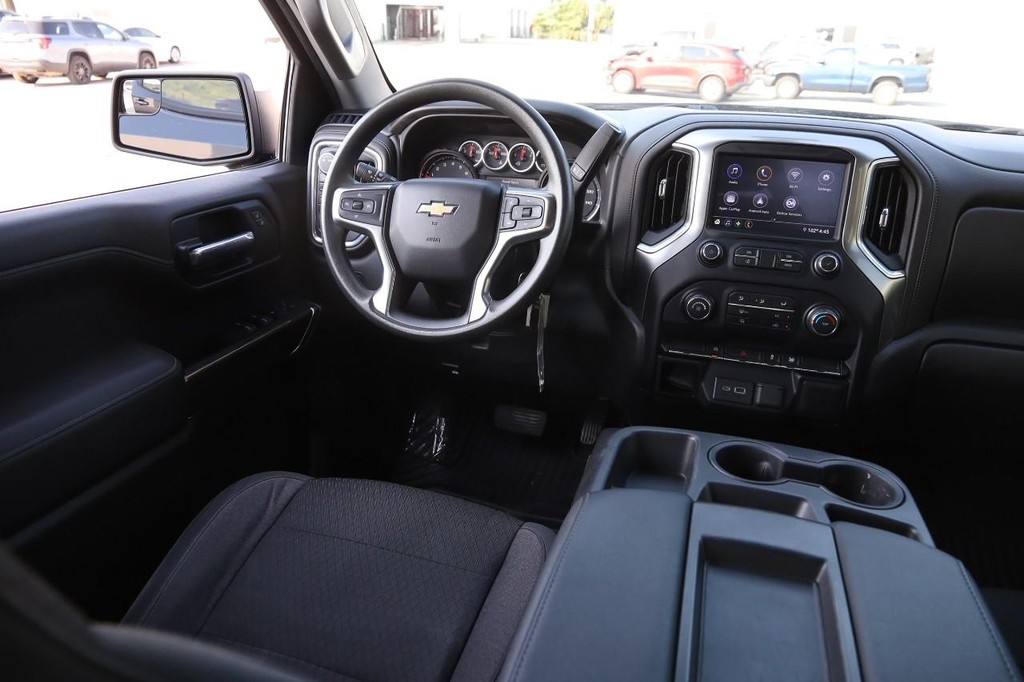 Chevrolet Silverado 1500 Vehicle Full-screen Gallery Image 20