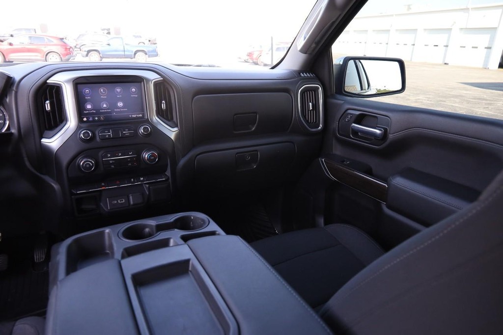 Chevrolet Silverado 1500 Vehicle Full-screen Gallery Image 23