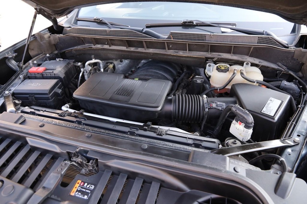 Chevrolet Silverado 1500 Vehicle Full-screen Gallery Image 25
