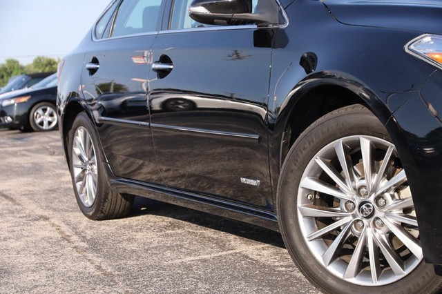 Toyota Avalon Hybrid Vehicle Image 03