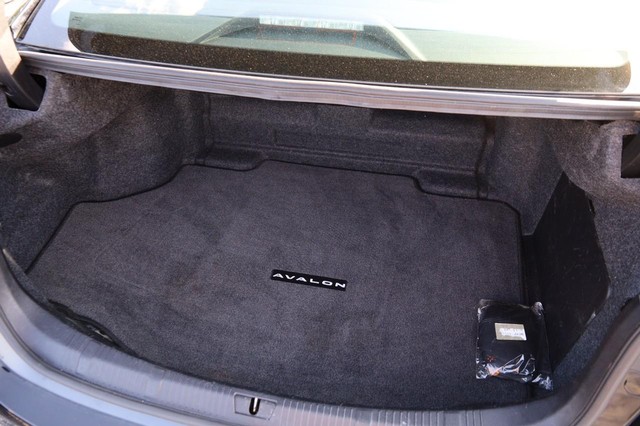 Toyota Avalon Hybrid Vehicle Image 07