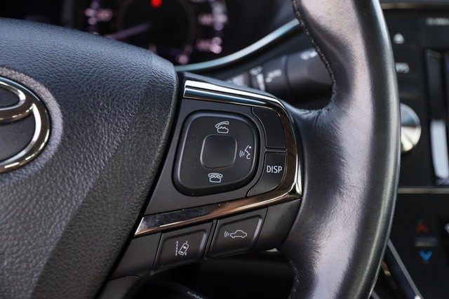 Toyota Avalon Hybrid Vehicle Image 13