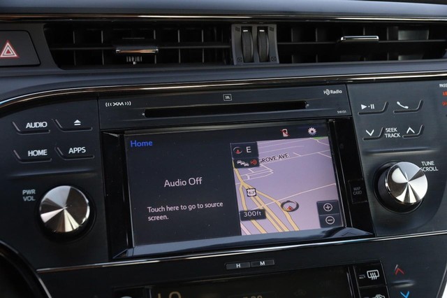 Toyota Avalon Hybrid Vehicle Image 17