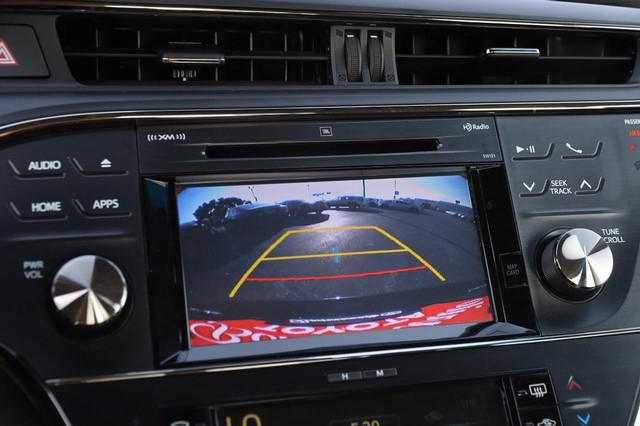 Toyota Avalon Hybrid Vehicle Image 18