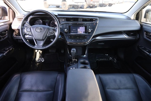 Toyota Avalon Hybrid Vehicle Image 23