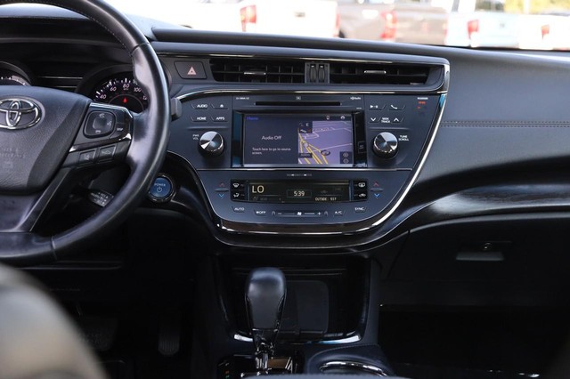 Toyota Avalon Hybrid Vehicle Image 26