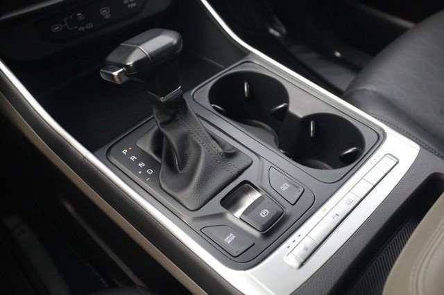 Kia Carnival Vehicle Image 20