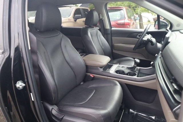 Kia Carnival Vehicle Image 22