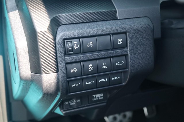 Toyota 4Runner Vehicle Image 12