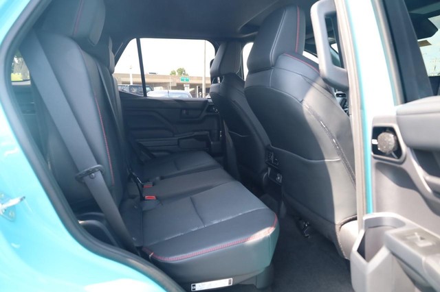 Toyota 4Runner Vehicle Image 23