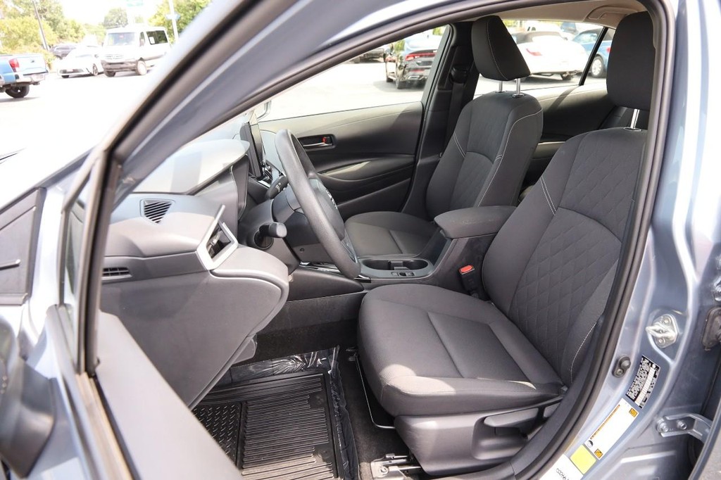 Toyota Corolla Vehicle Full-screen Gallery Image 8
