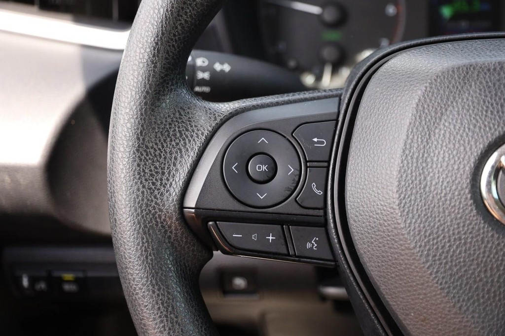 Toyota Corolla Vehicle Full-screen Gallery Image 11