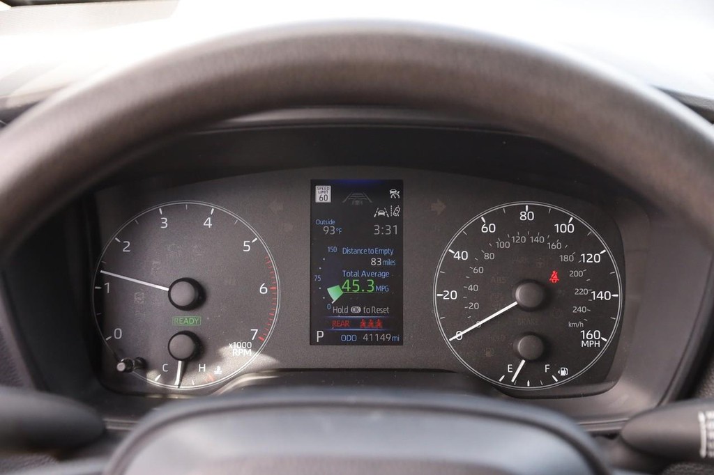 Toyota Corolla Vehicle Full-screen Gallery Image 13