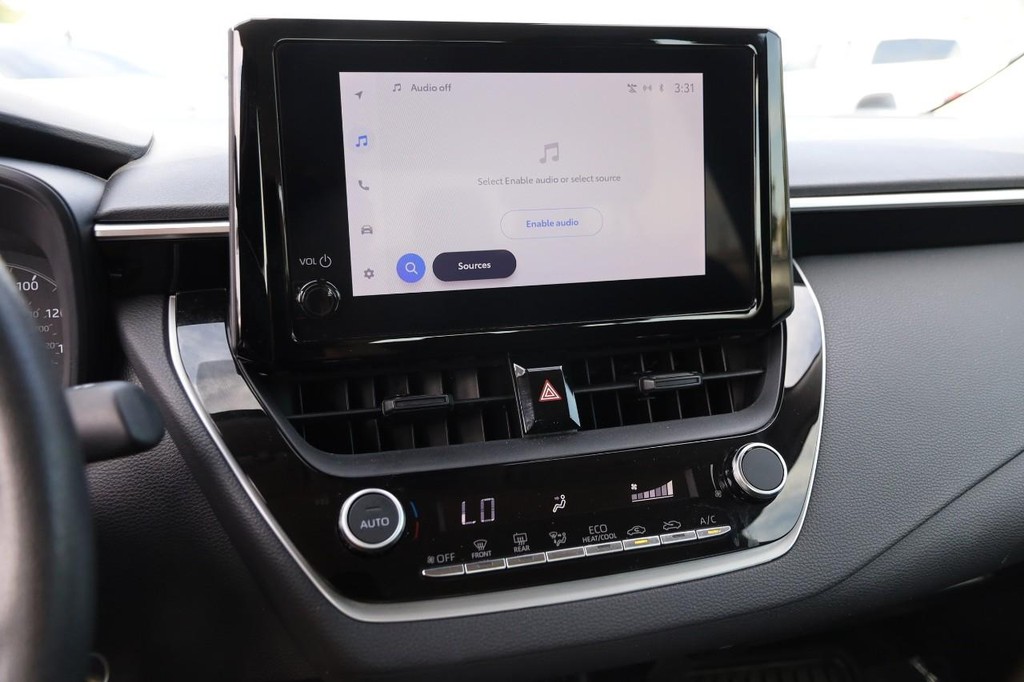 Toyota Corolla Vehicle Full-screen Gallery Image 14