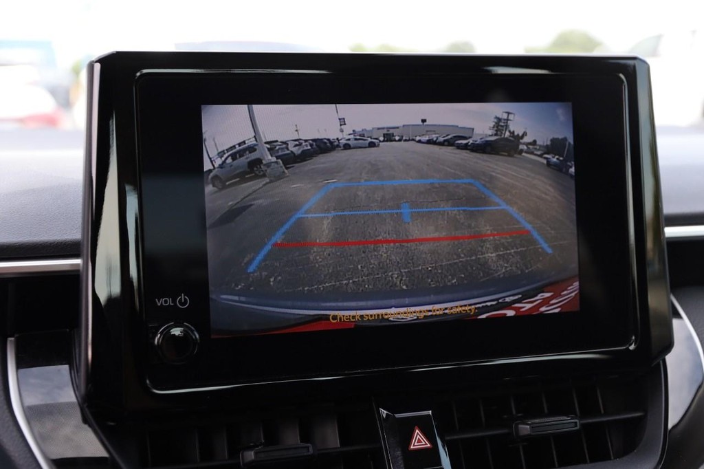 Toyota Corolla Vehicle Full-screen Gallery Image 15