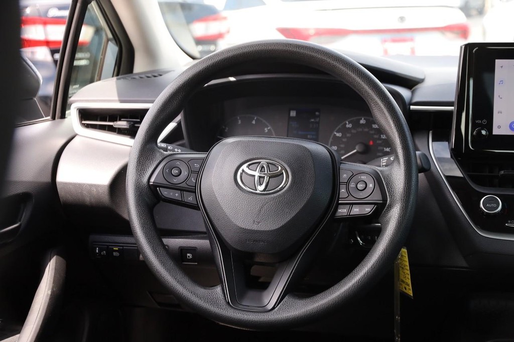 Toyota Corolla Vehicle Full-screen Gallery Image 24