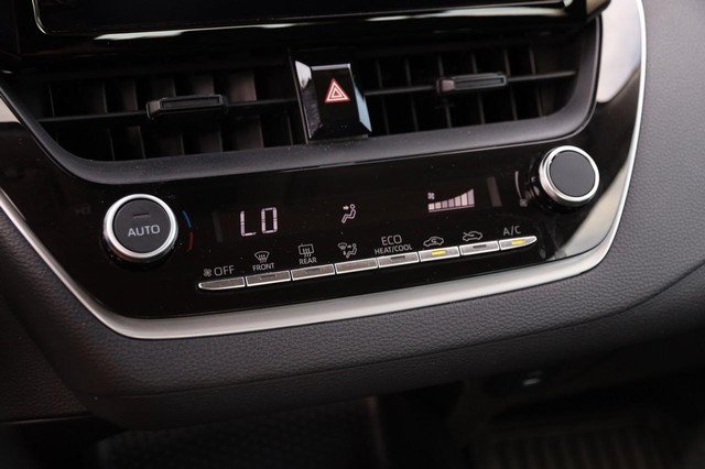 Toyota Corolla Vehicle Image 16