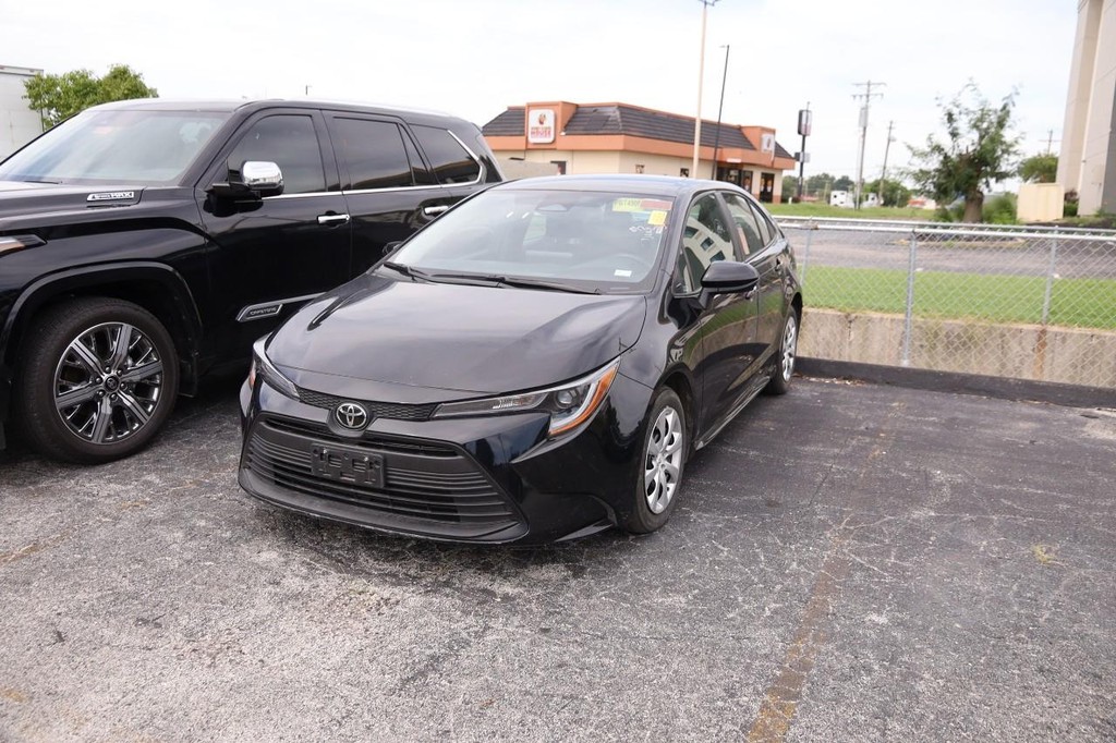 Toyota Corolla Vehicle Full-screen Gallery Image 4