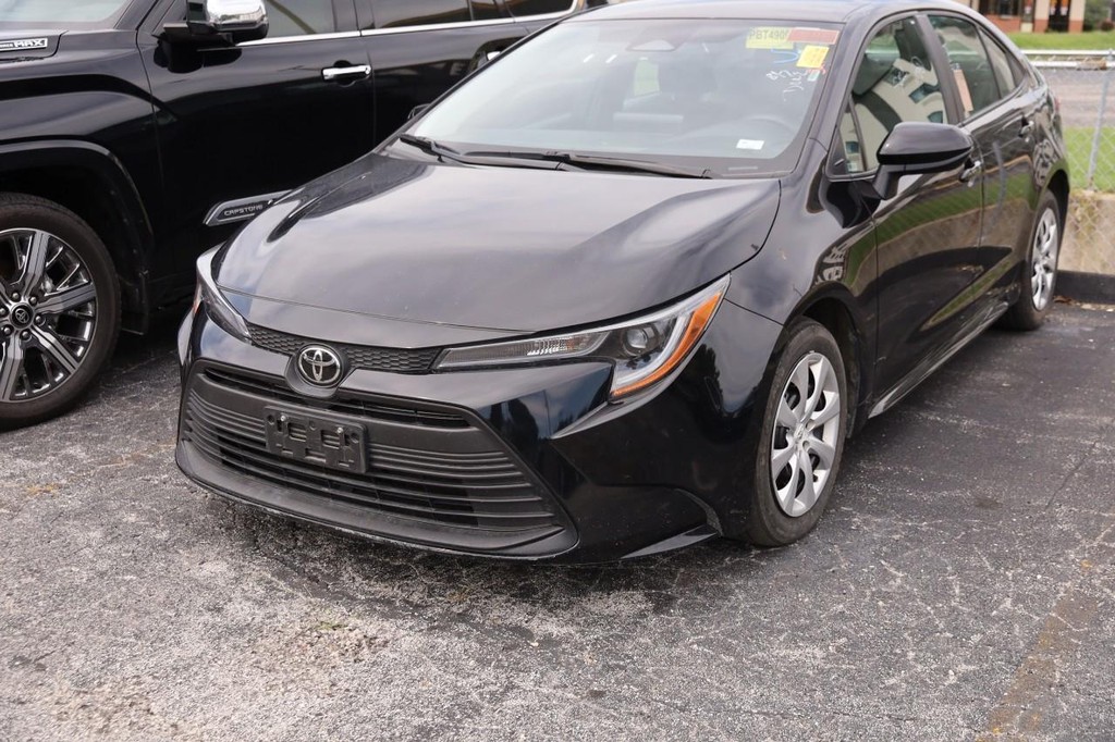 Toyota Corolla Vehicle Full-screen Gallery Image 5