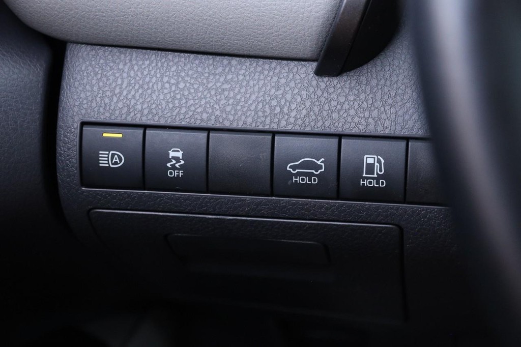 Toyota Camry Vehicle Full-screen Gallery Image 20