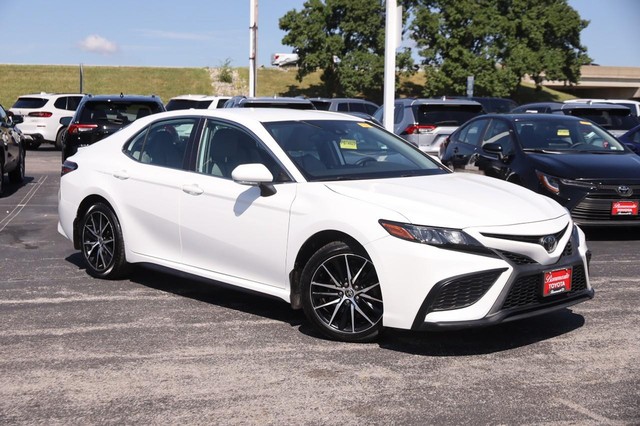 Toyota Camry Vehicle Image 02