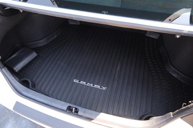 Toyota Camry Vehicle Image 07