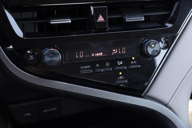 Toyota Camry Vehicle Image 17