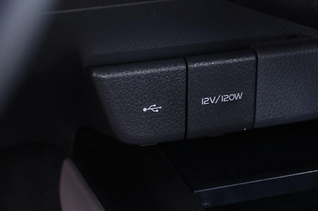 Toyota Camry Vehicle Image 19